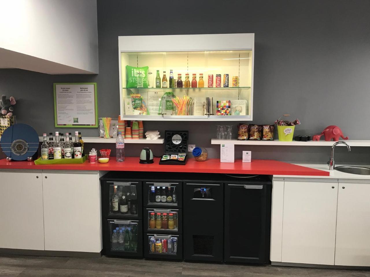 ホテル Ibis Styles Chambery Centre Gare エクステリア 写真