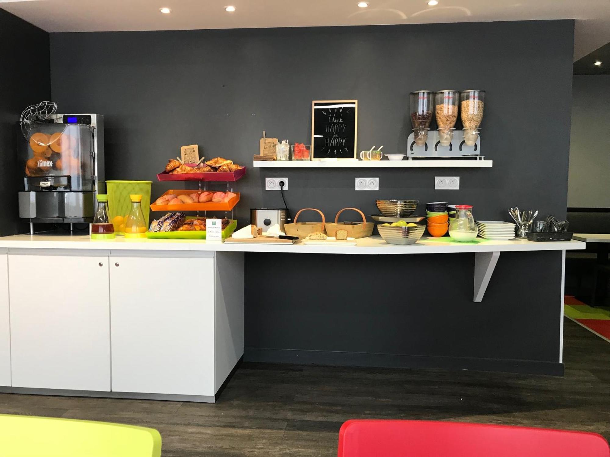 ホテル Ibis Styles Chambery Centre Gare エクステリア 写真