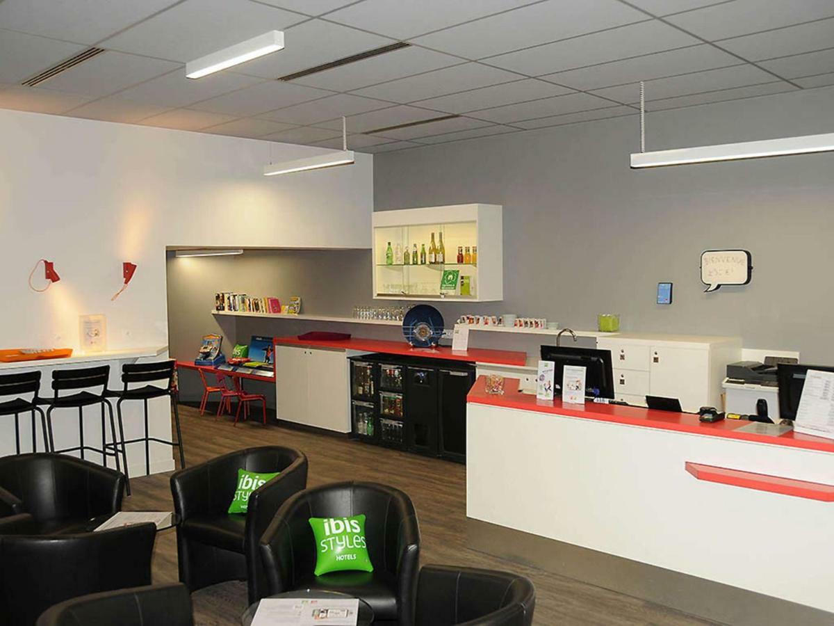 ホテル Ibis Styles Chambery Centre Gare エクステリア 写真